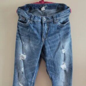 Silver | Women's Sam 14 Short Distressed Blue Jeans EUC
